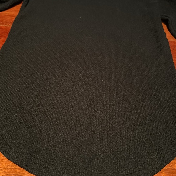 Free People sweater with crochet on sleeves. Like brand new. Size S. - Picture 3 of 8